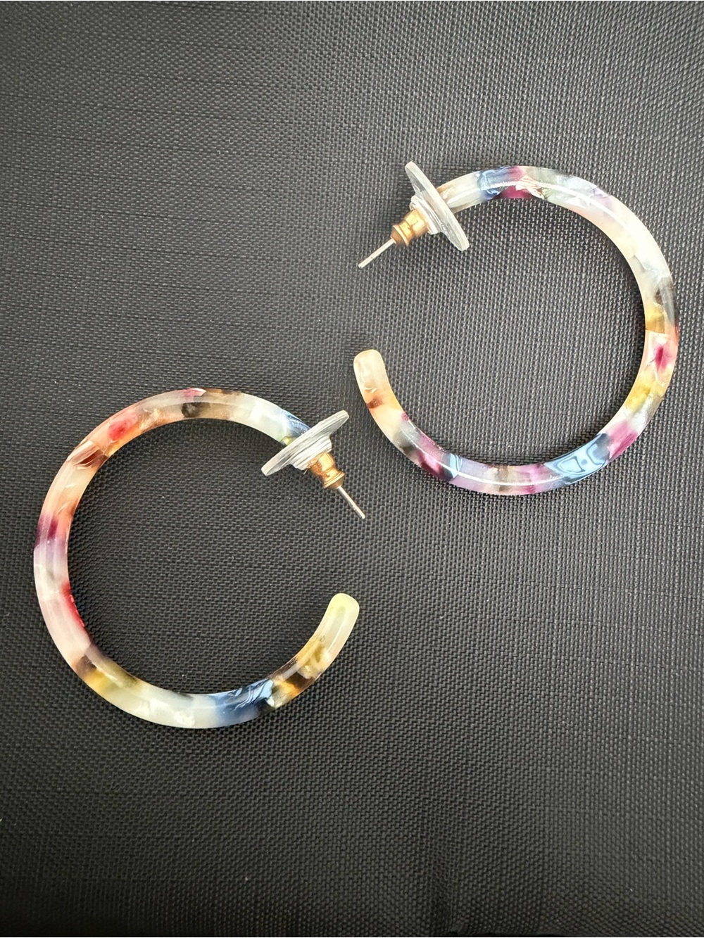 J.Crew‎ Resin multi-tone hoops